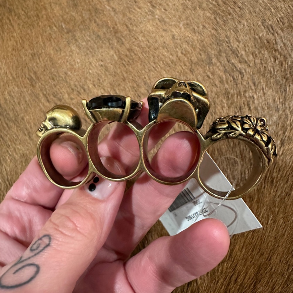 Alexander McQueen Knuckle Ring - Picture 4 of 8